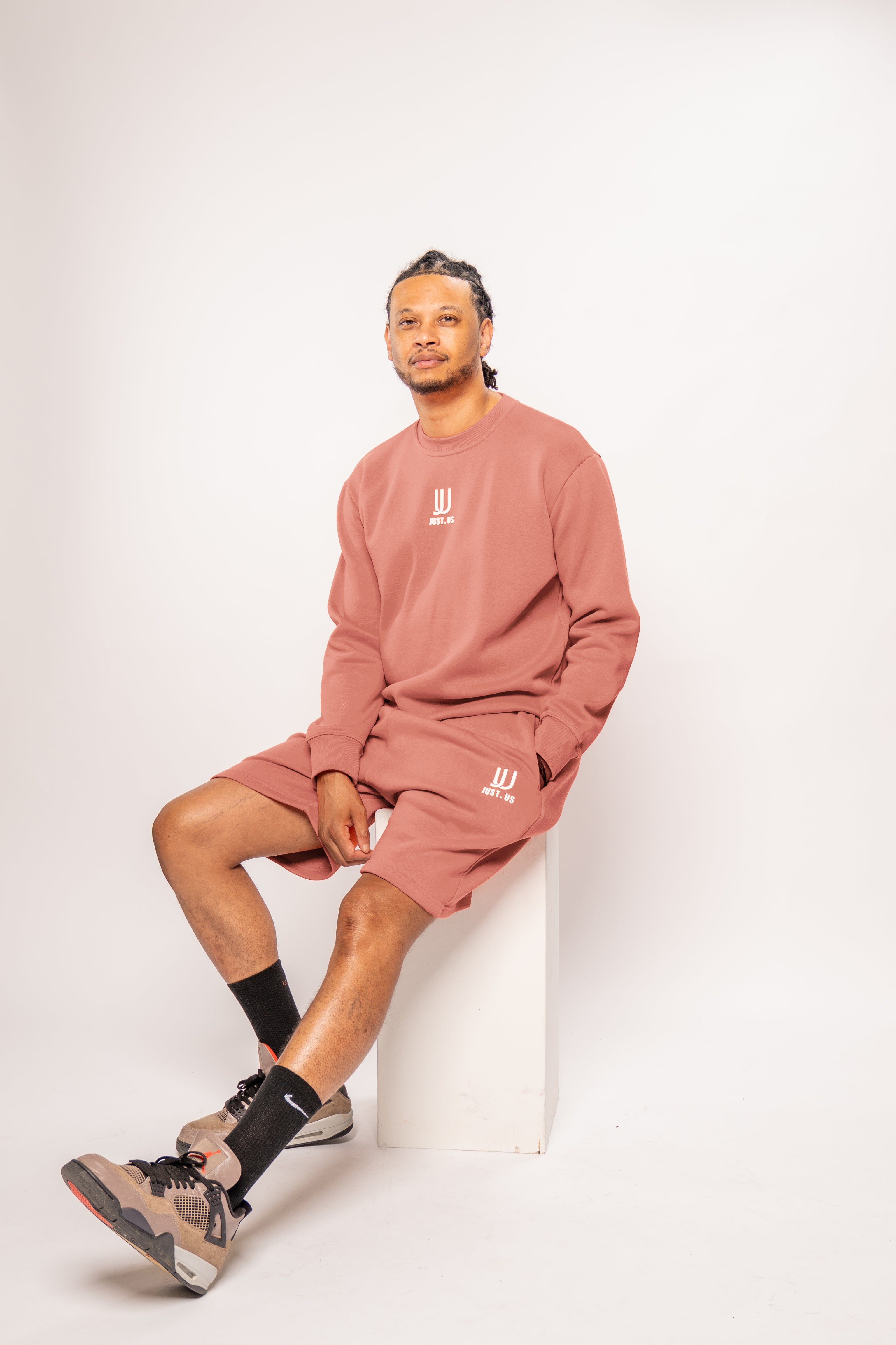 Men’s Shorts + Sweatshirt Set – Comfort Meets Style