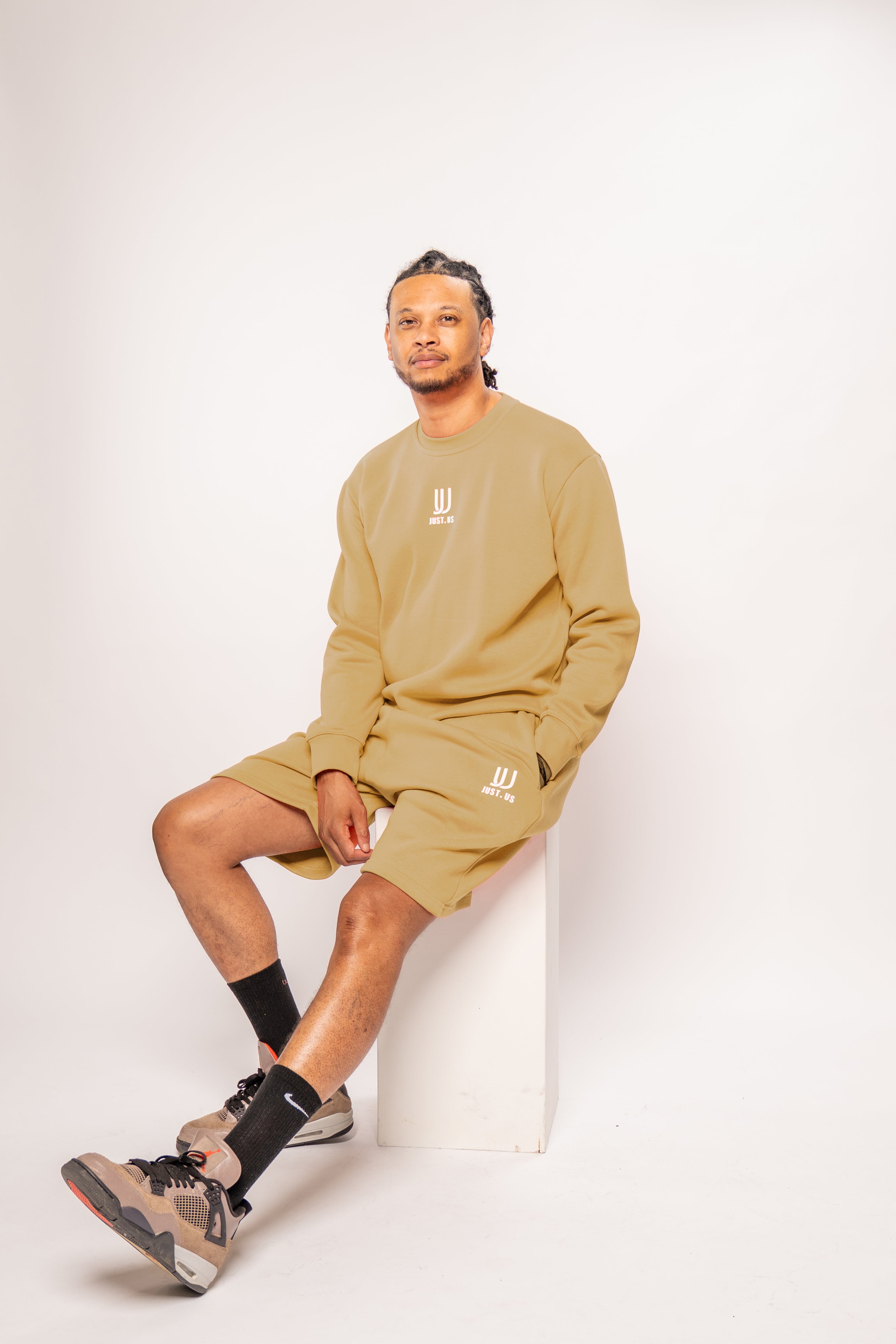 Men’s Shorts + Sweatshirt Set – Comfort Meets Style
