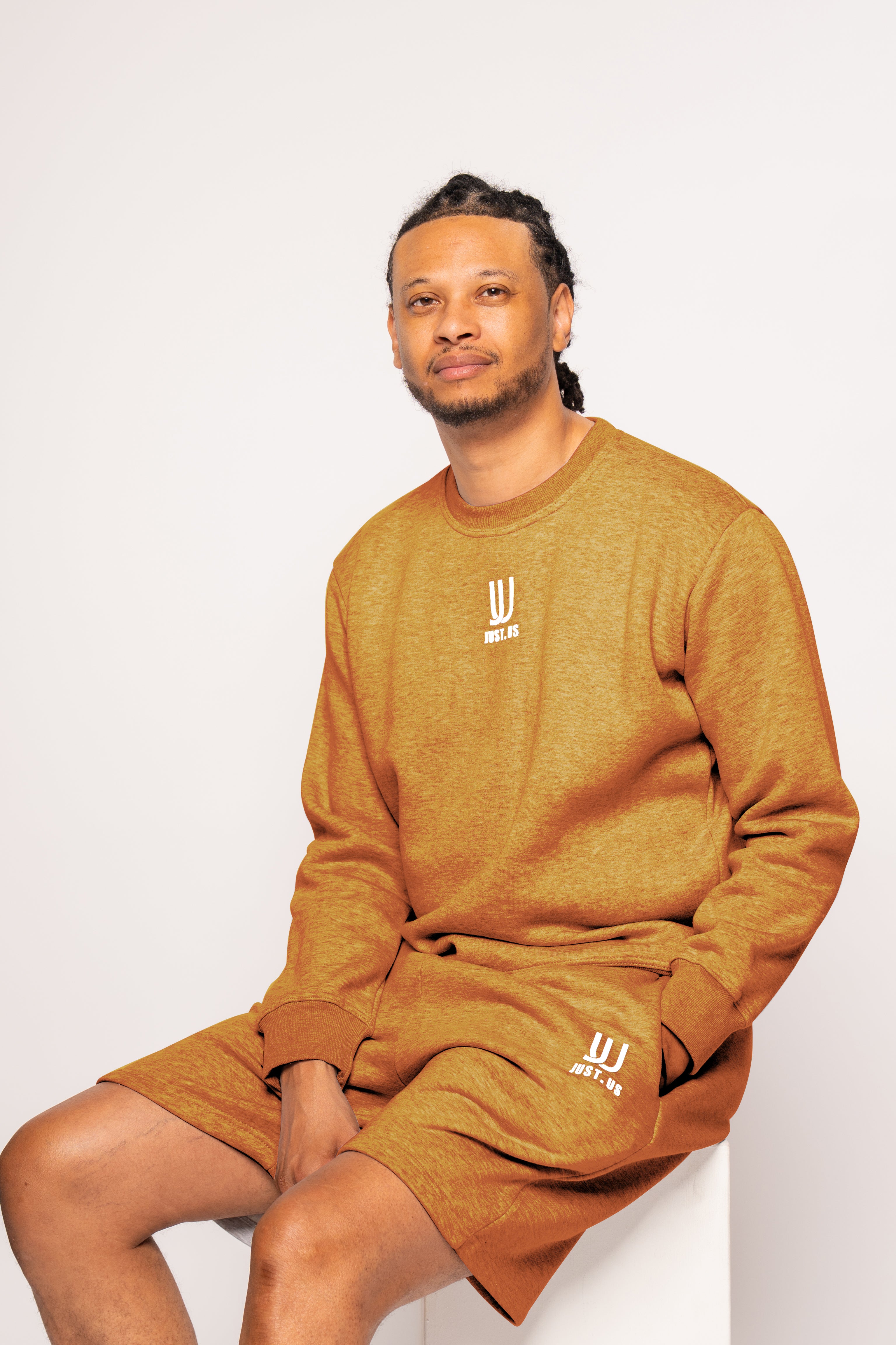 Men’s Shorts + Sweatshirt Set – Comfort Meets Style
