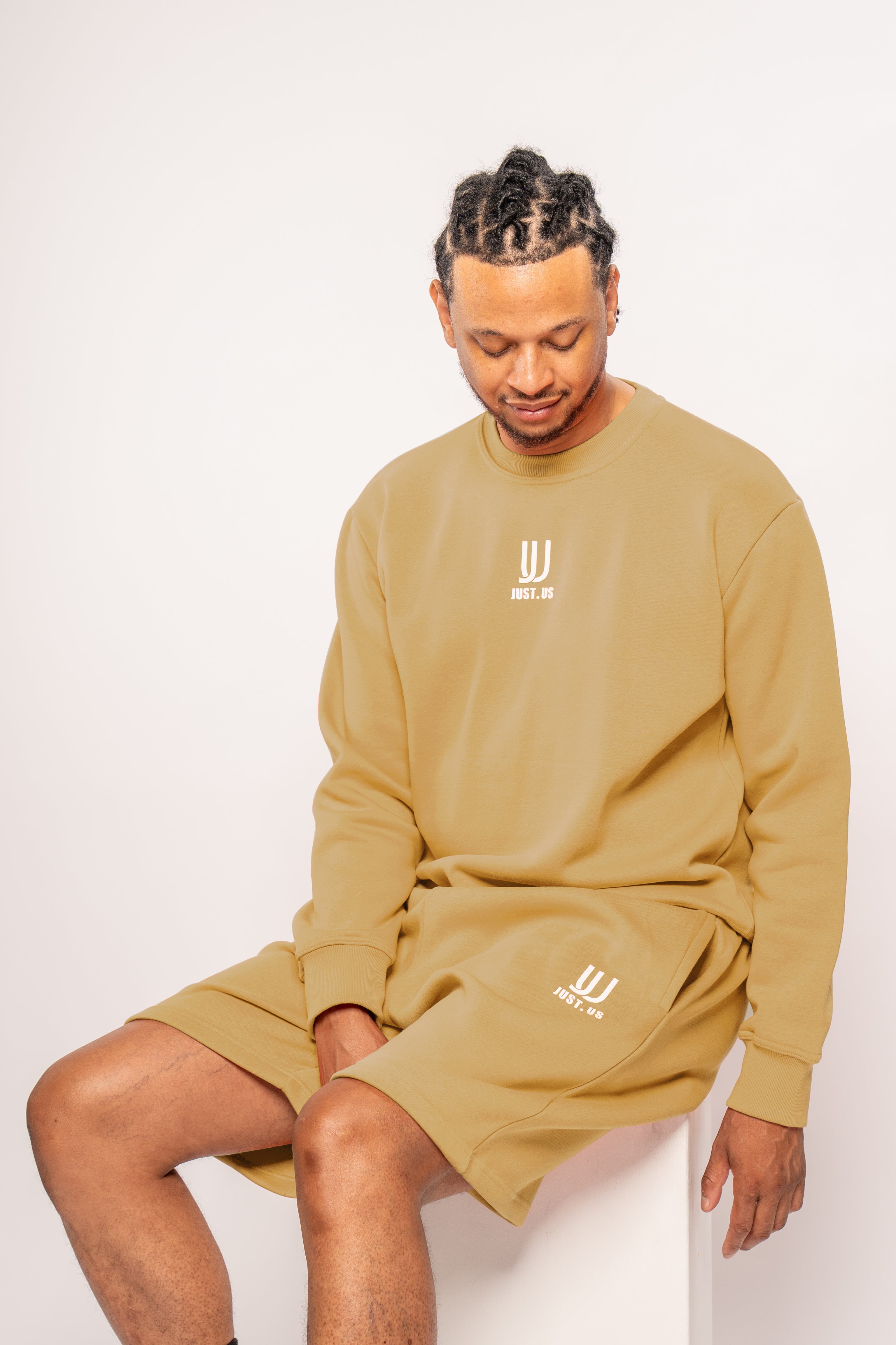 Men’s Shorts + Sweatshirt Set – Comfort Meets Style