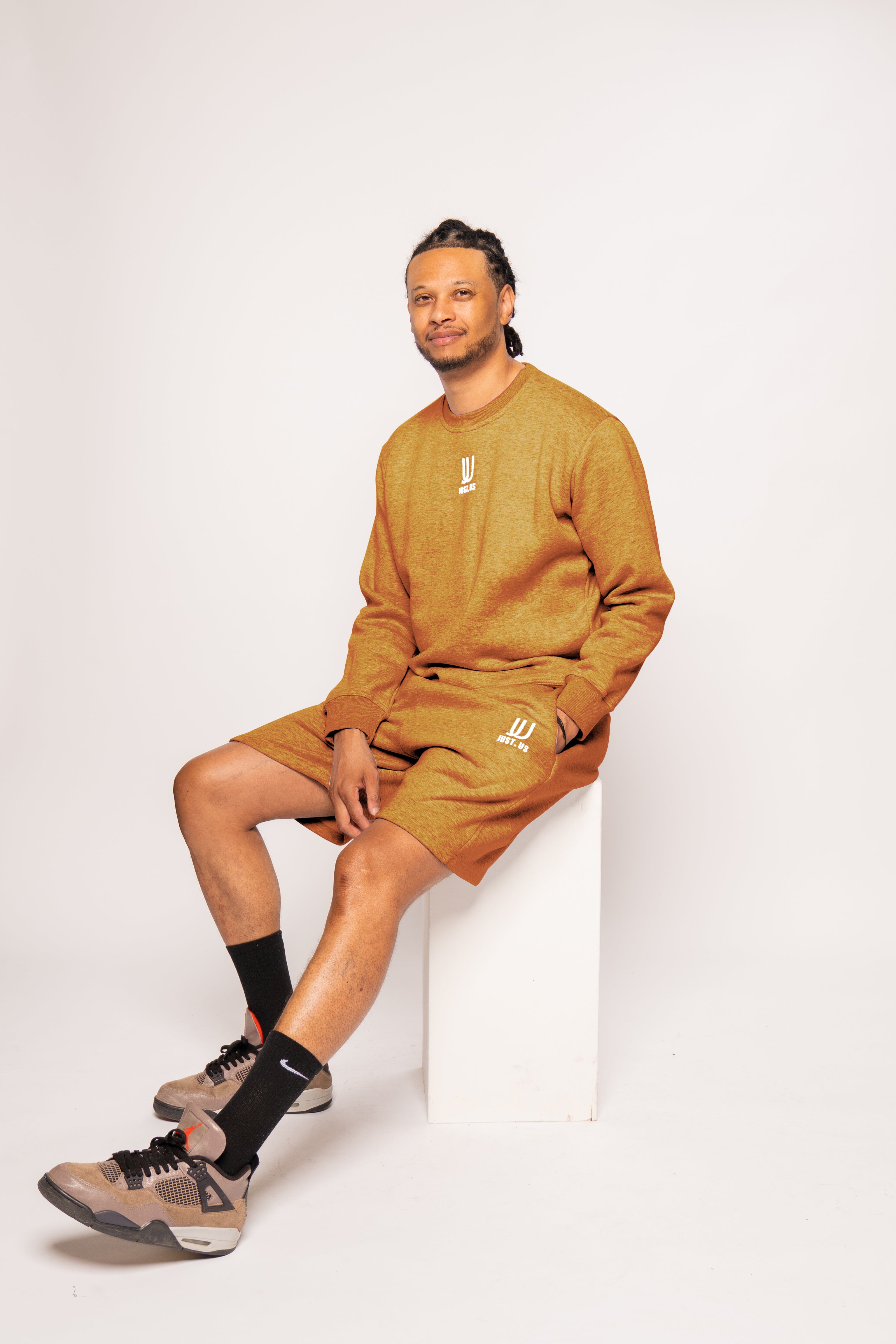 Men’s Shorts + Sweatshirt Set – Comfort Meets Style