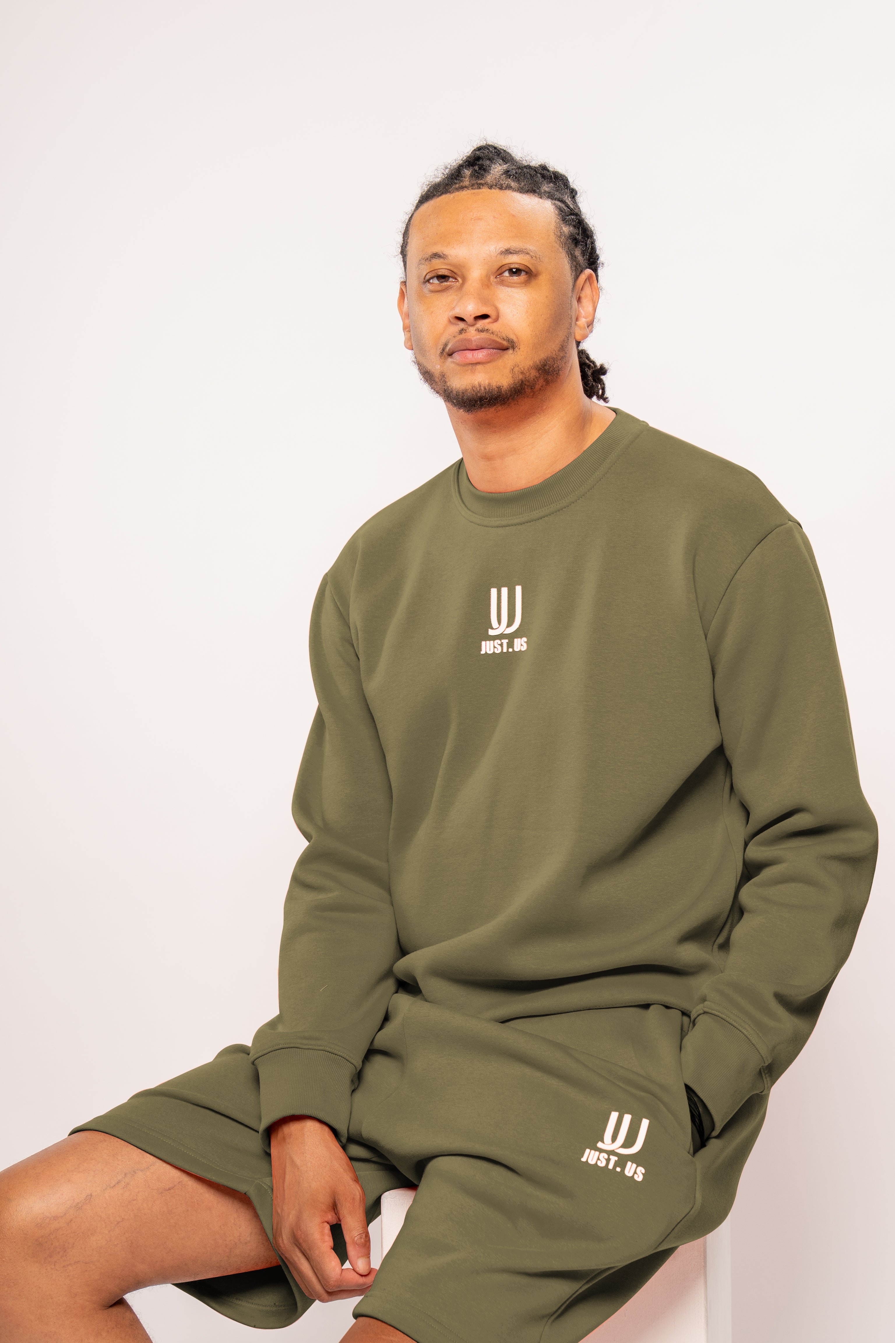 Men’s Shorts + Sweatshirt Set – Comfort Meets Style