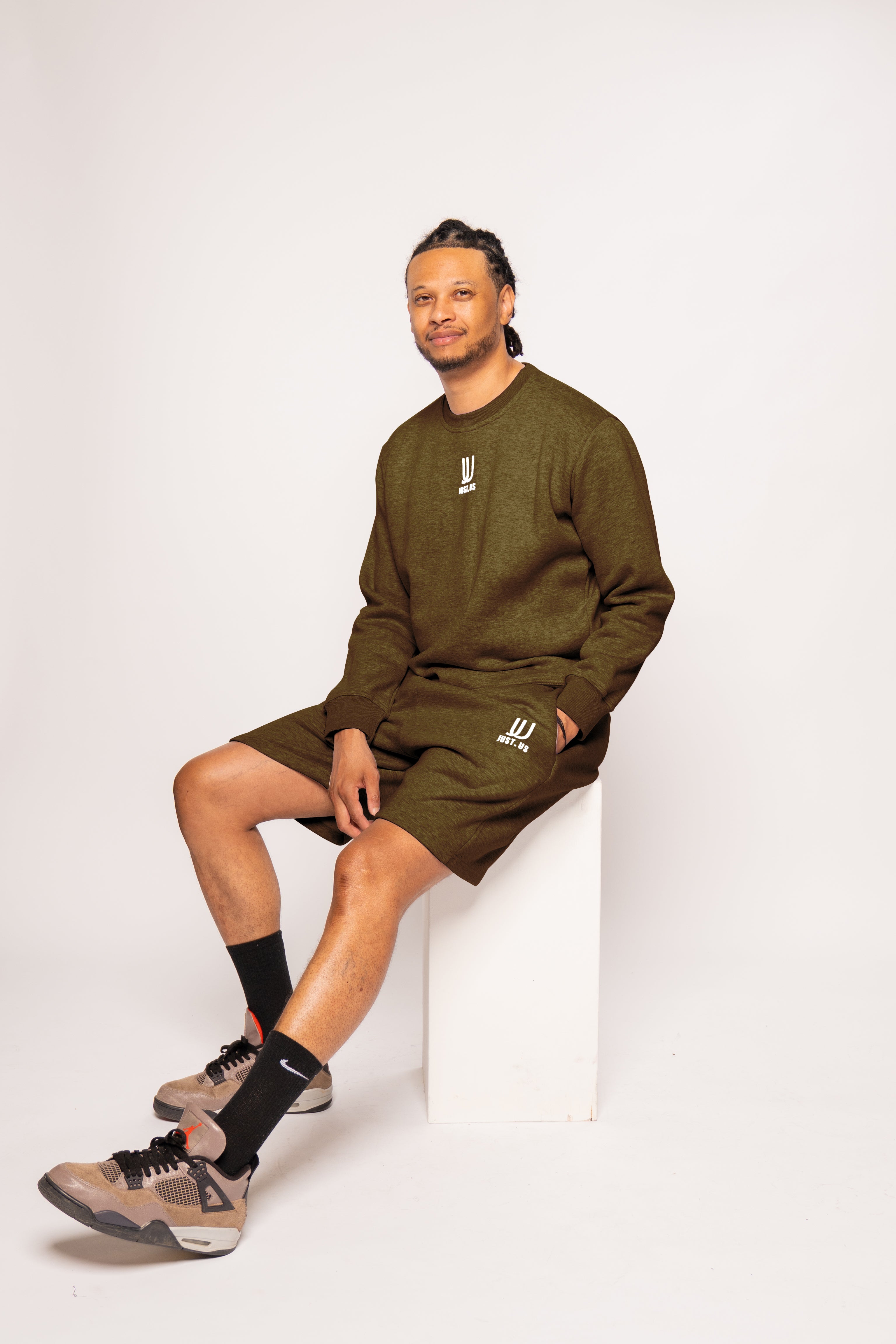 Men’s Shorts + Sweatshirt Set – Comfort Meets Style