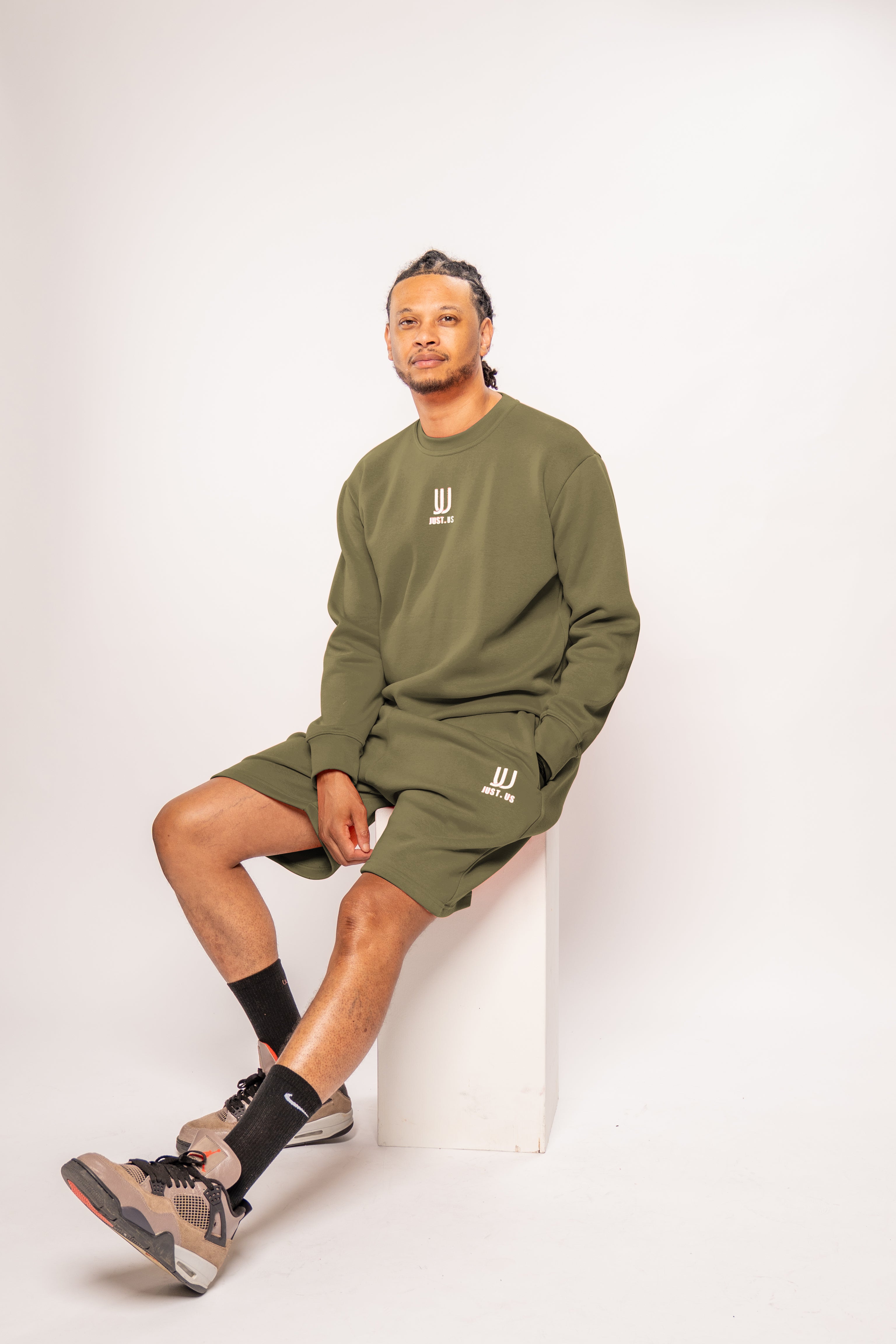 Men’s Shorts + Sweatshirt Set – Comfort Meets Style
