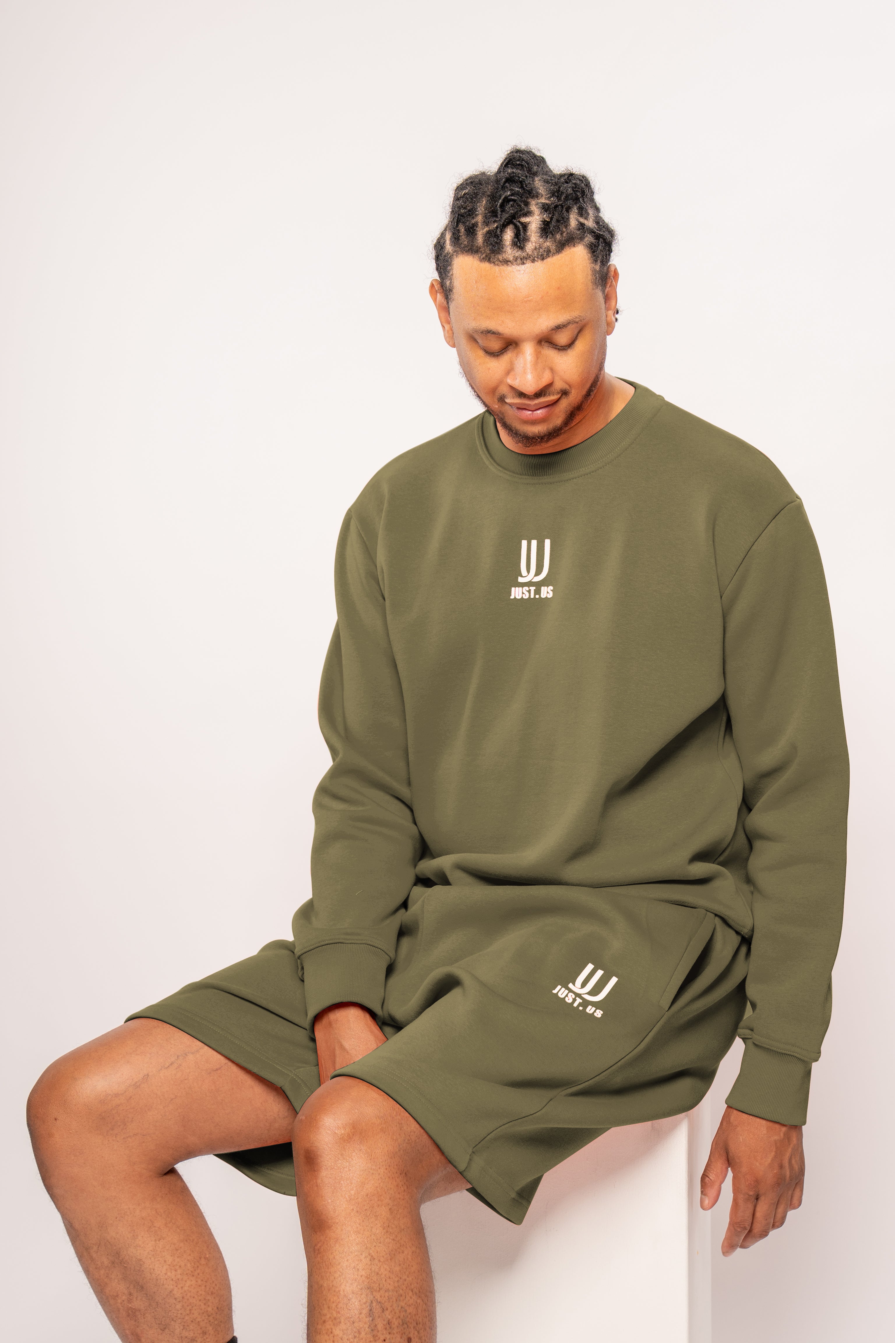 Men’s Shorts + Sweatshirt Set – Comfort Meets Style