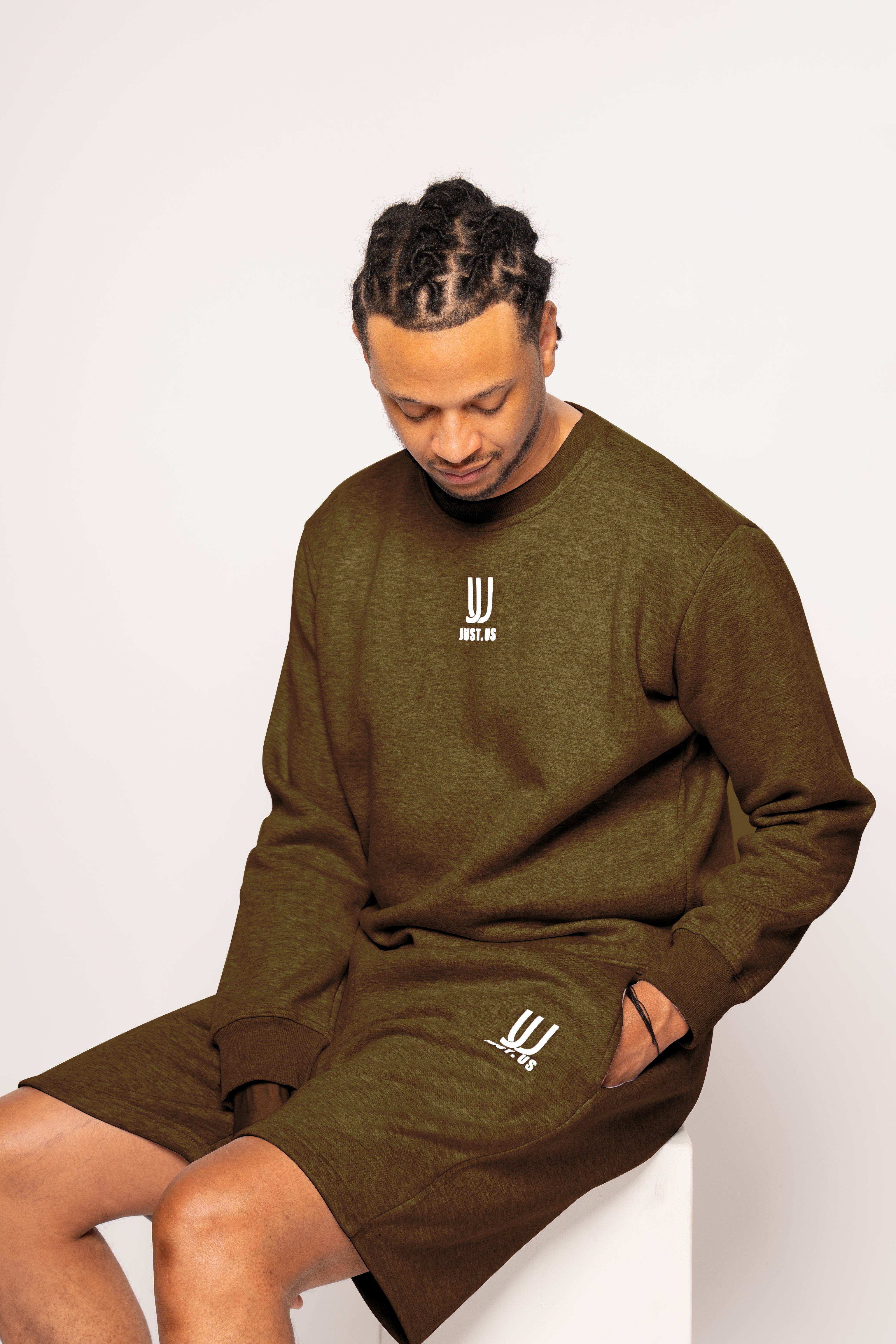 Men’s Shorts + Sweatshirt Set – Comfort Meets Style
