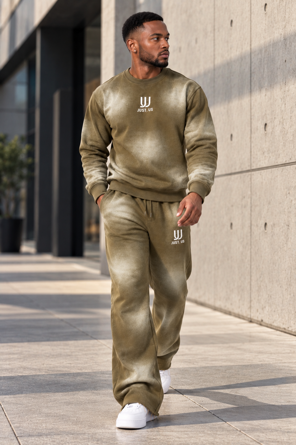 Classic Crew With Flares spray