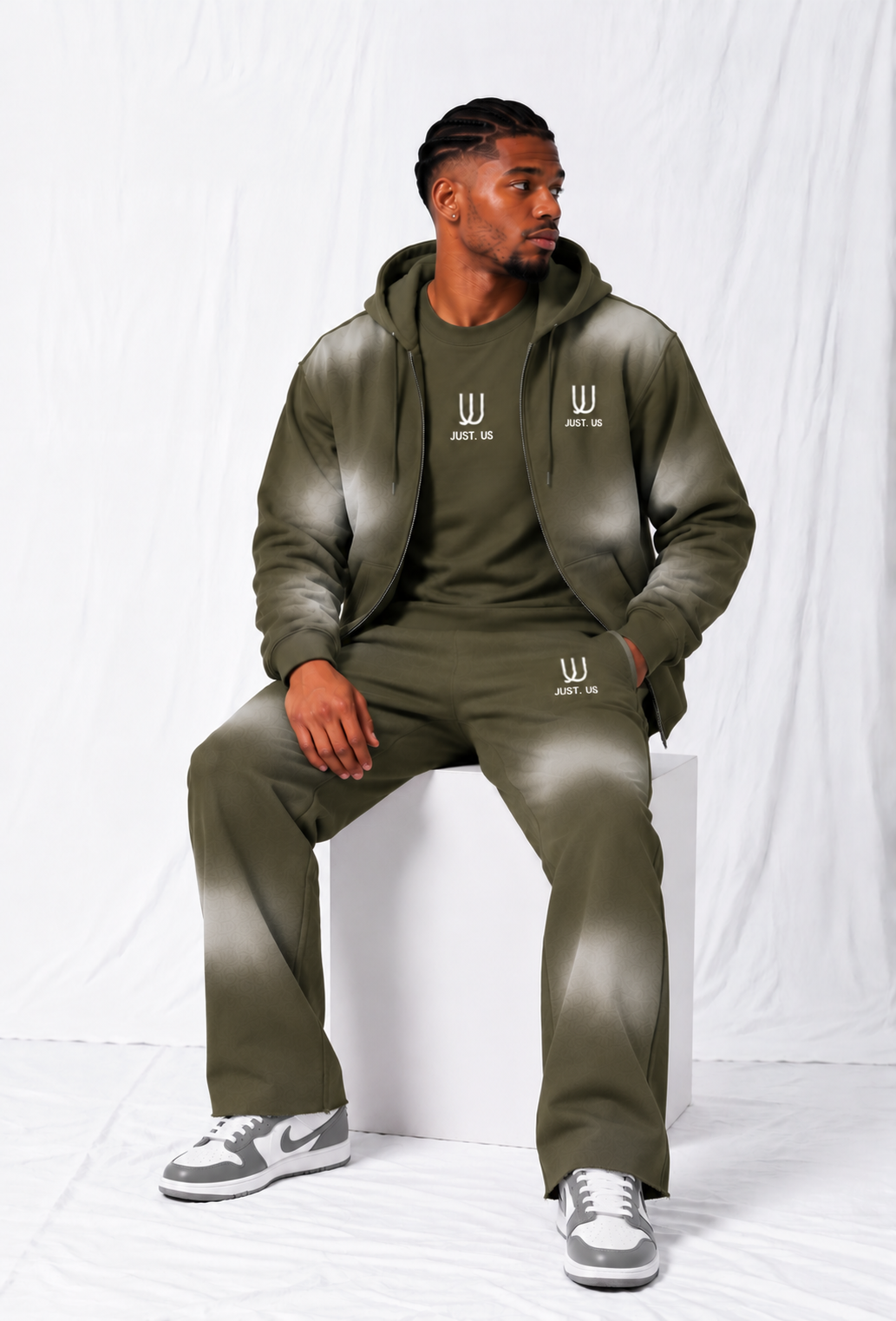 Classic Hoodie with Flares SPRAY – Comfort Meets Style