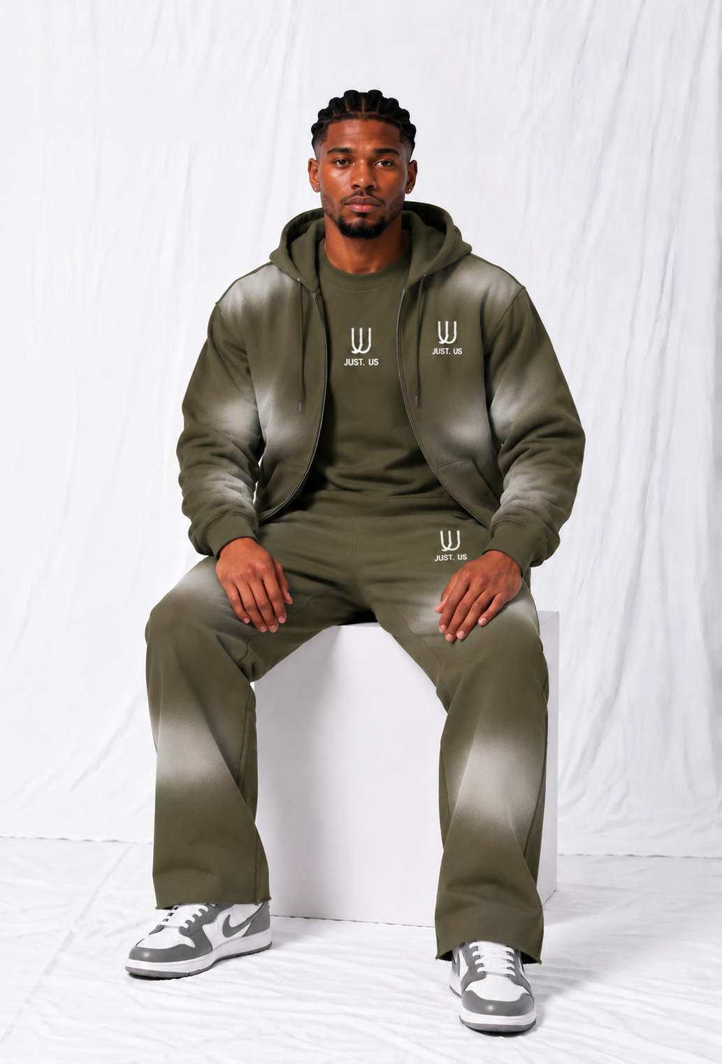 Classic Hoodie with Flares SPRAY – Comfort Meets Style